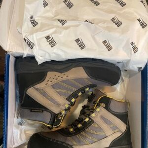 Drew, women’s 11 narrow hiking boots.